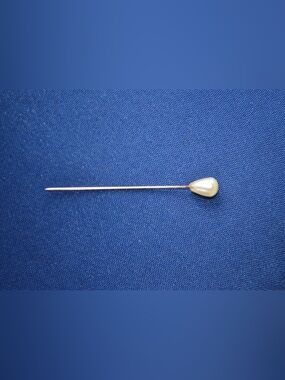 Pretty Vintage Hat Lapel Stick Pin freshwater pearl